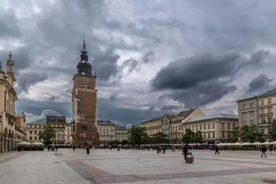 Burzowy wtorek w Krakowie – ostrzeżenia meteorologiczne