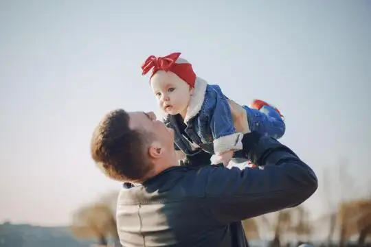 Kraków promuje zaangażowane ojcostwo w kampanii „Facet na 100 PRO”