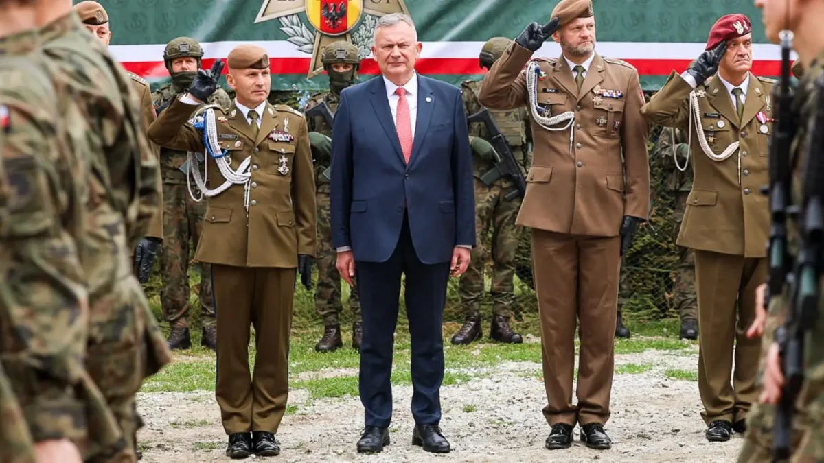 Sekretarz stanu Paweł Bejda na uroczystej przysiędze terytorialsów w Uniejowie