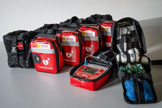 Patrole rowerowe straży miejskiej wyposażone w defibrylatory AED