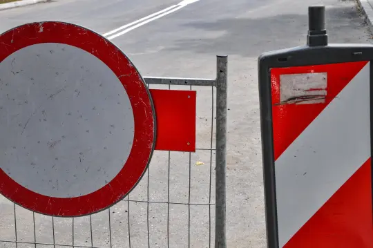 Remont ul. Bukszpanowej w Krakowie – utrudnienia, ale dojazd do posesji zachowany