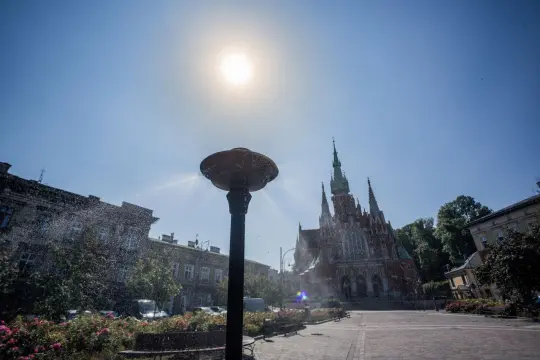 Upał w Krakowie: IMGW ostrzega przed 33 stopniami w poniedziałek