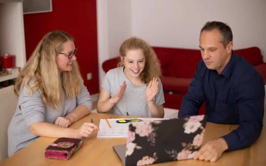 Kraków ogłasza konkurs na wsparcie rodziców nastolatków