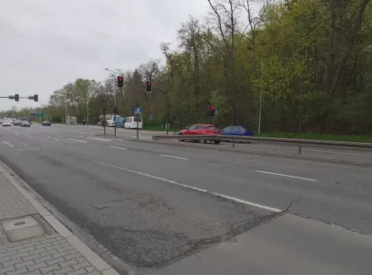Nocne utrudnienia na ul. Kamieńskiego – przebudowa przejścia dla pieszych i przejazdu rowerowego