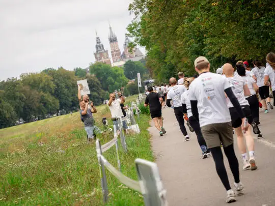Rekordowa edycja Poland Business Run 2026 w Krakowie. Ponad 17 tys. uczestników na Błoniach