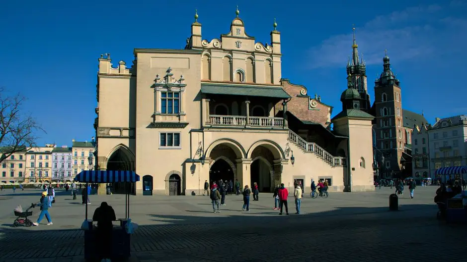 Kraków dementuje: nie było podwyżek dla dyrektorów miejskich jednostek