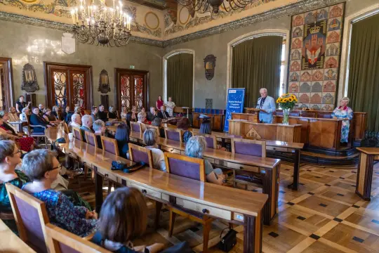 73 dyrektorów krakowskich szkół odebrało akty powierzenia stanowisk