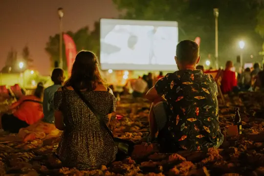 Filmowe lato w Krakowie: plenerowe kina pod gołym niebem