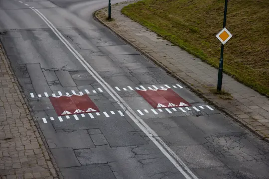 Ulica Solna w Podgórzu: nowe progi zwalniające po tragicznym wypadku