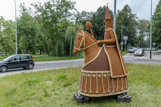 Wiklinowy Lajkonik z Rudnika nad Sanem ozdobił Bieżanów-Prokocim