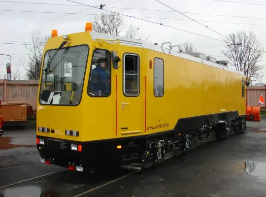 Kraków kupuje szlifierkę do torów tramwajowych – producenci składają oferty