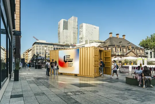 Złota brama do Frankfurtu na Wesołej — porozmawiaj z mieszkańcami partnerskiego miasta