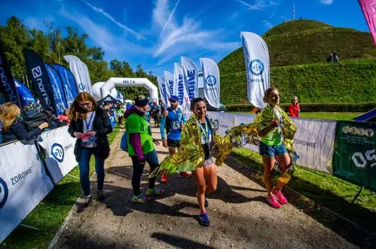 Weekend pełen sportowych atrakcji w Krakowie: Bieg Trzech Kopców, Maraton na Rolkach i Forum Sportu