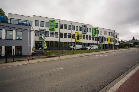 Nowy budynek Zespołu Szkolno-Przedszkolnego nr 8 w Sidzinie gotowy