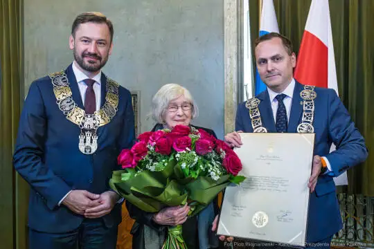 Honorowe obywatelstwo i medal Cracoviae Merenti – komu Kraków przyznaje najwyższe wyróżnienia?